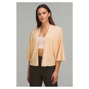 LULULEMON • Boxy Cashlu Knit Wrap in Prosecco